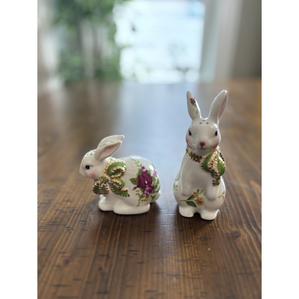 Royal Albert Old Country Roses Bunny Salt Pepper Shakers Easter Cottagecore